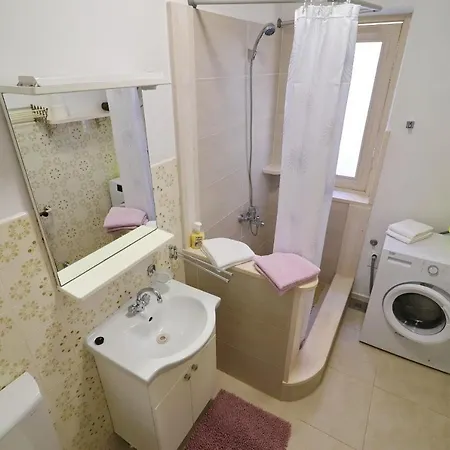 Jagoda, Apartamento
