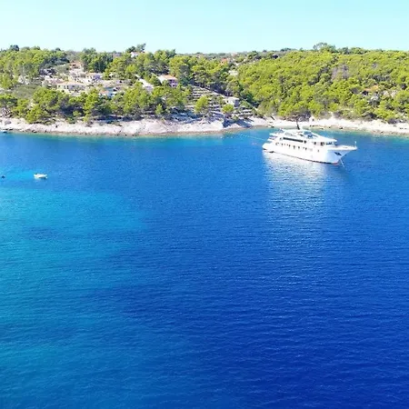Jagoda, * Vela Luka